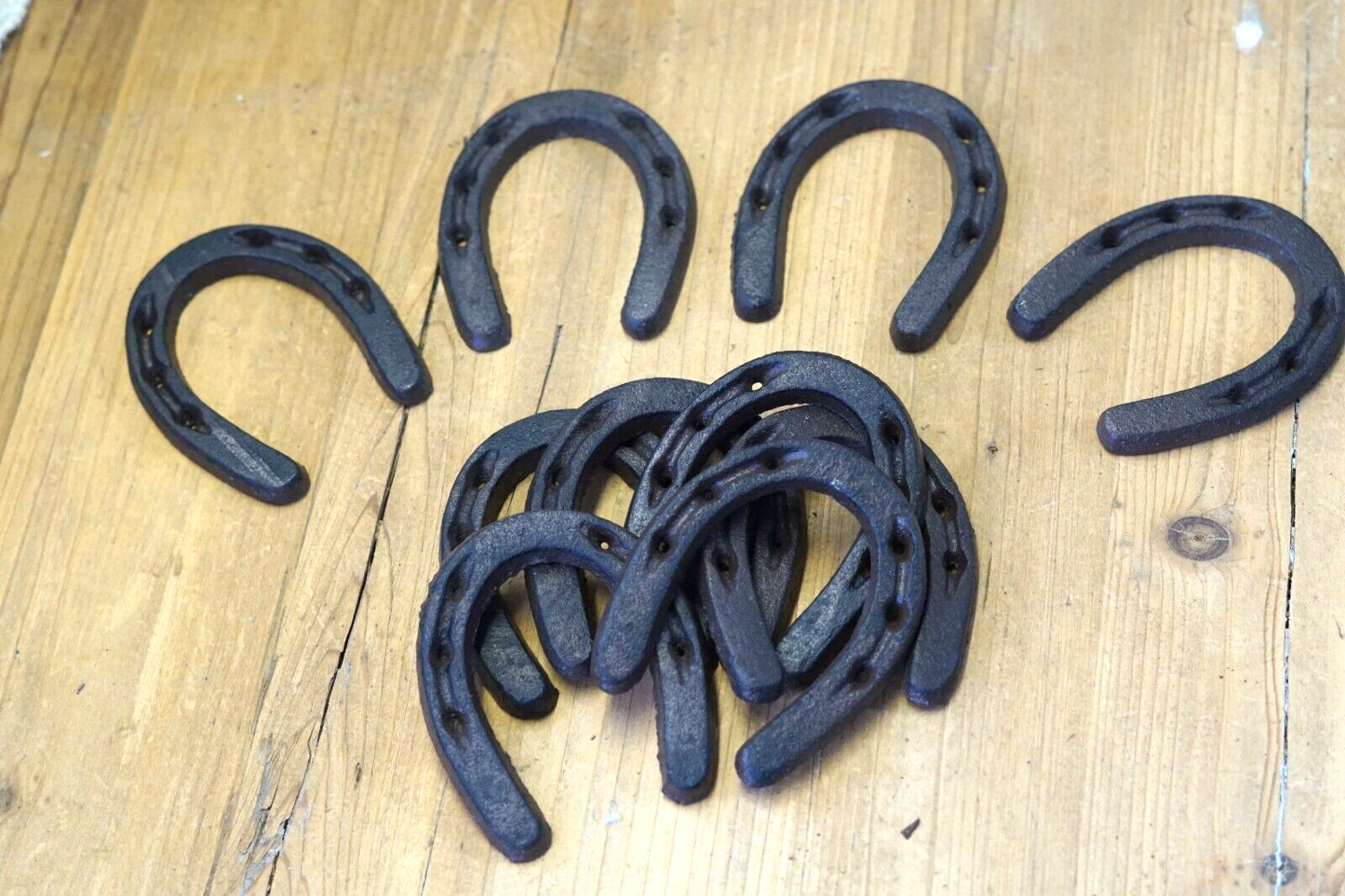 SMALL RUSTIC HORSESHOES, 3