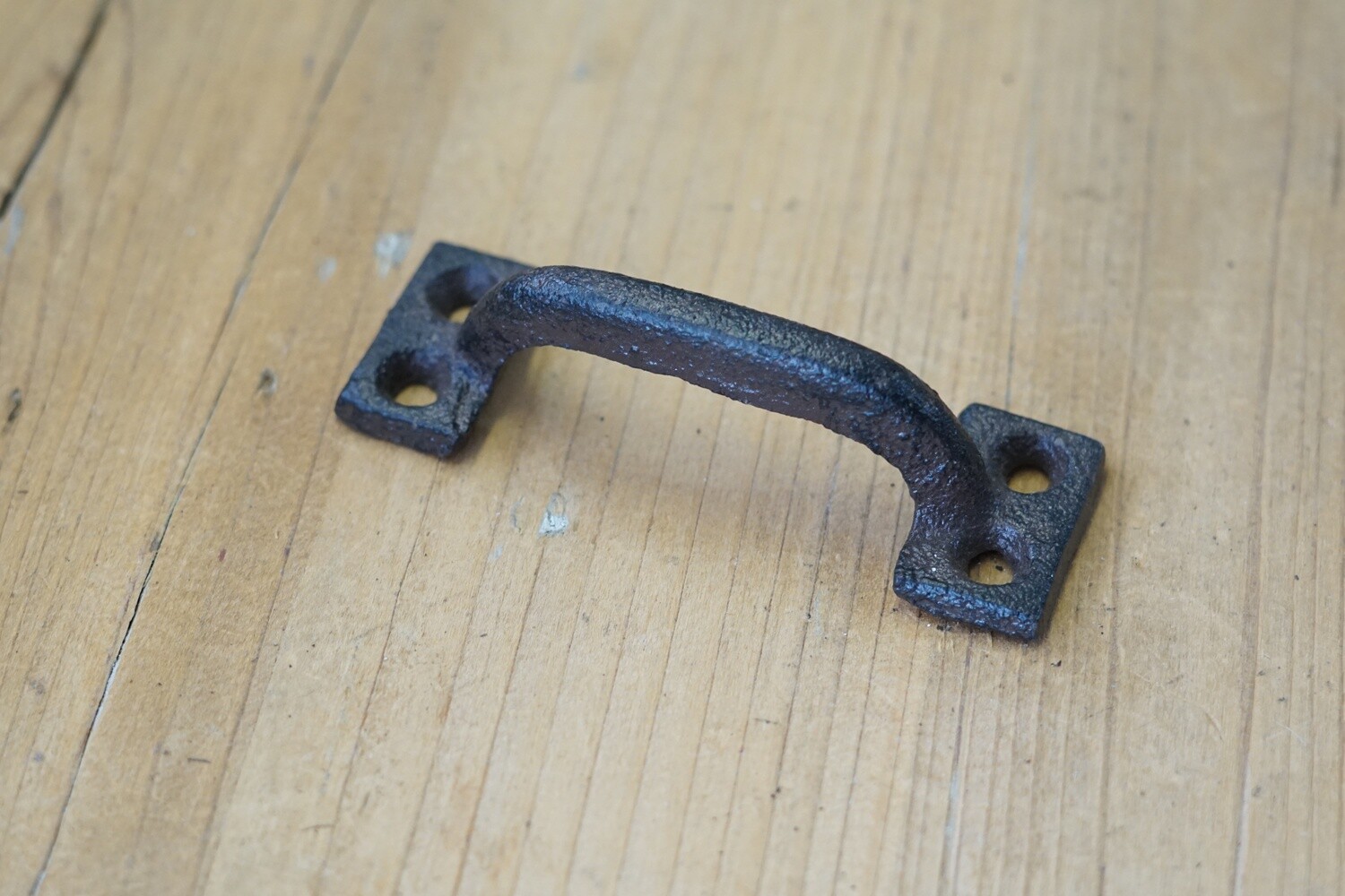 SMALL RUSTIC CAST IRON HANDLE / DRAWER PULL,  3 5/8