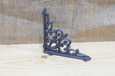 CAST IRON RUSTIC VICTORIAN BRACKETS 5 1/2 CAST IRON RUSTIC VICTORIAN BRACKETS 5 1/2
