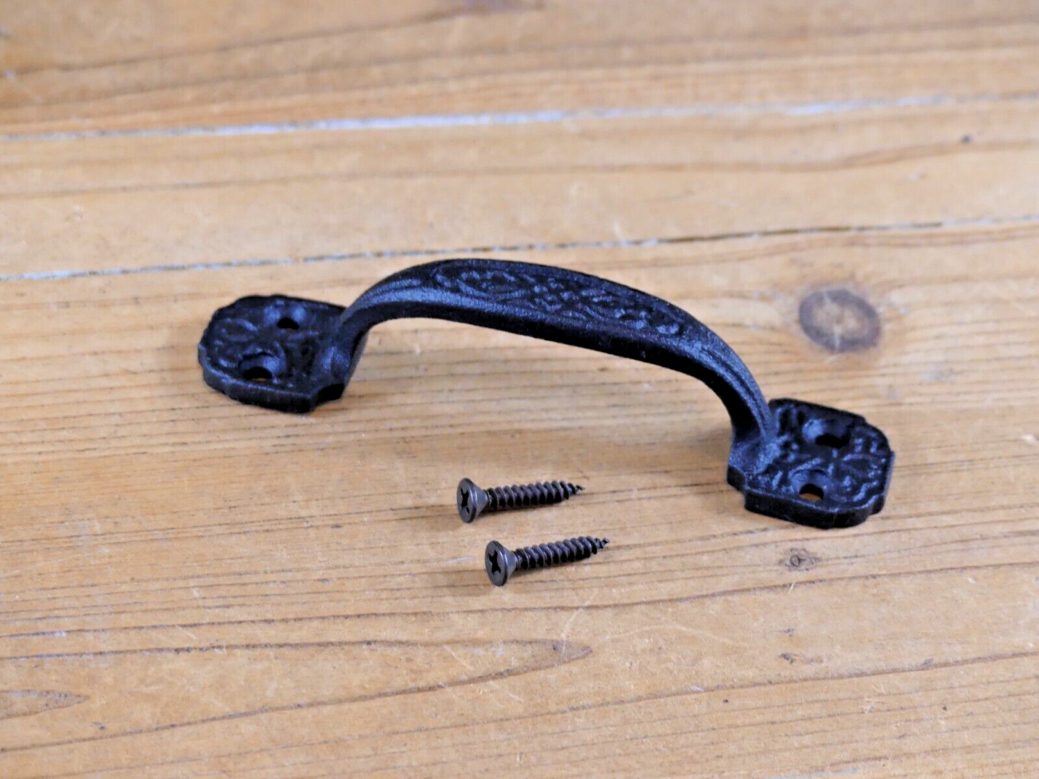 SMALL MATTE BLACK CAST IRON HANDLE / DRAWER PULL WITH VINTAGE DESIGN , 4 1/4" LONG