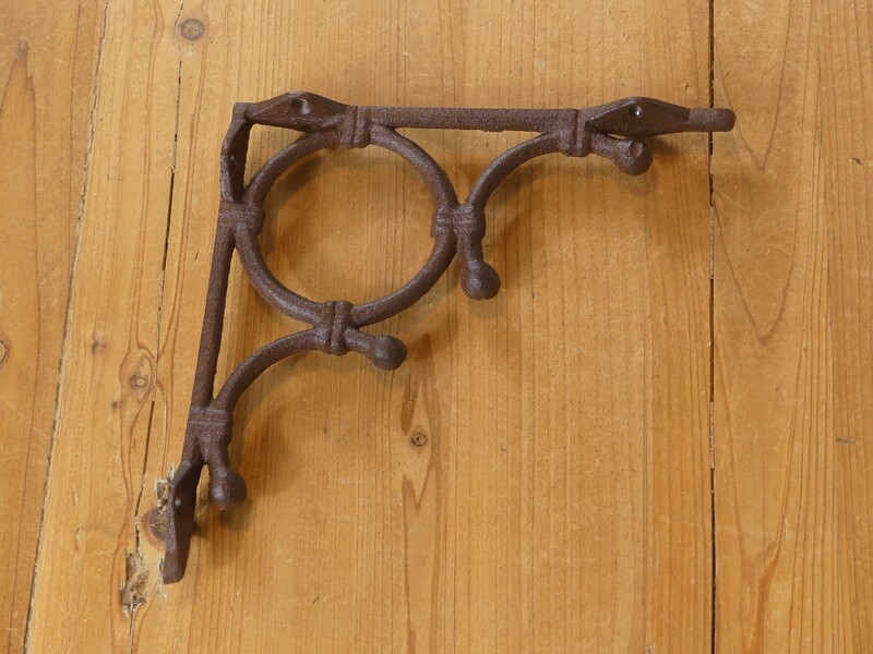 CAST IRON TIKI HUT STYLE BRACKETS, 7 3/4 CAST IRON TIKI HUT STYLE BRACKETS, 7 3/4" X 7 3/4"