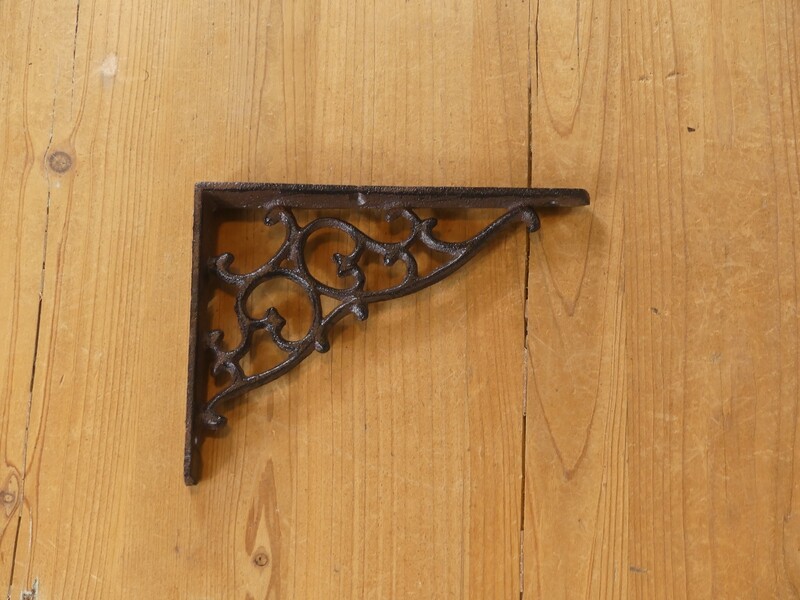 Cast Iron Vine Brackets: Vintage Elegance for Your Walls Cast Iron Vine Brackets: Vintage Elegance for Your Walls