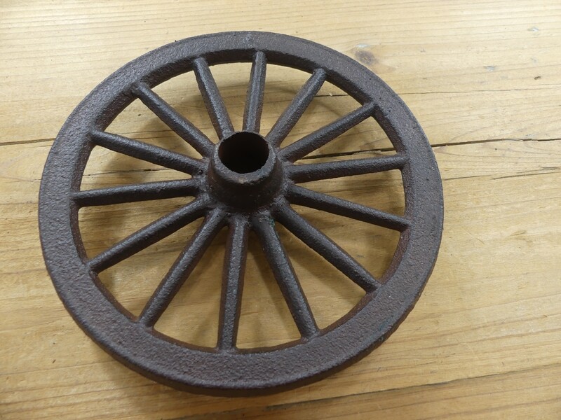 SMALL RUSTIC CAST IRON WAGON WHEEL, 6 3/4" DIAMETER