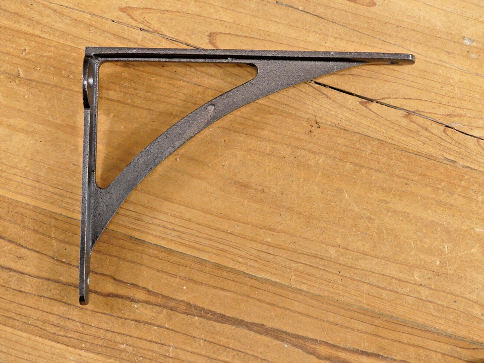 LARGE CAST IRON ANGLE BRACKET 7" X 5 1/4"