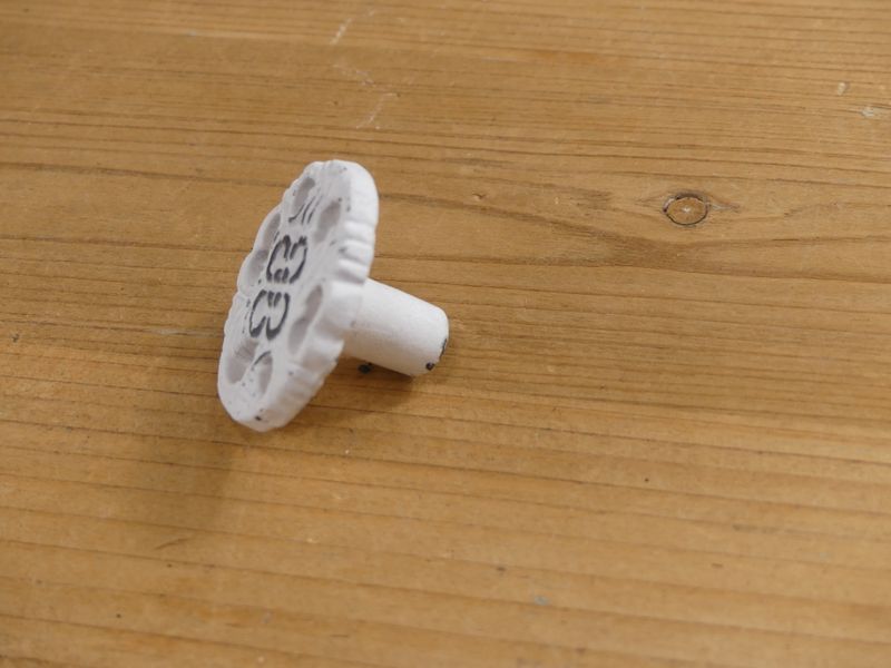 Cast Iron Distressed White Knob