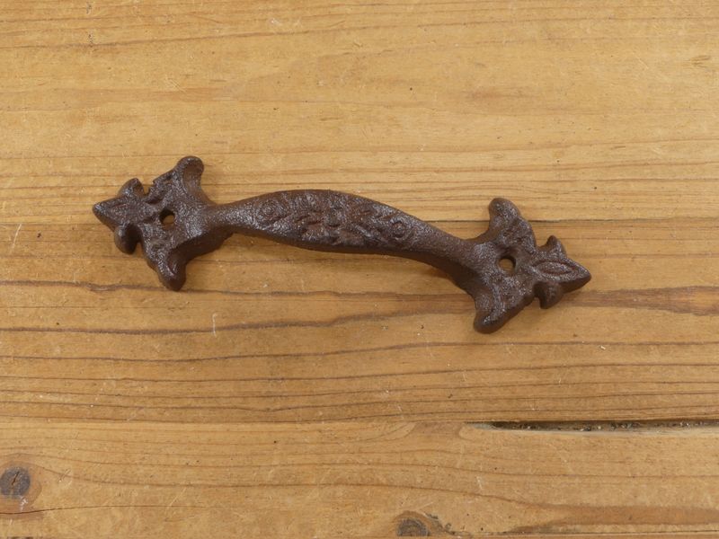 CAST IRON 6 1/4" DRAWER PULL / HANDLE