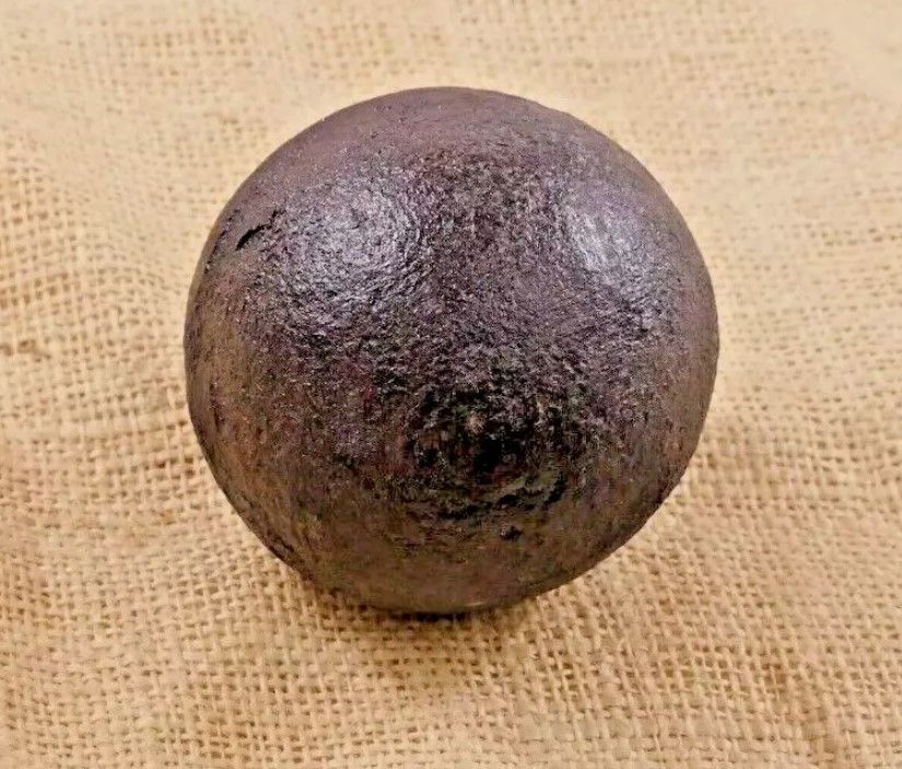 CAST IRON CANNONBALL REPLICA / ROUND BALL 3"