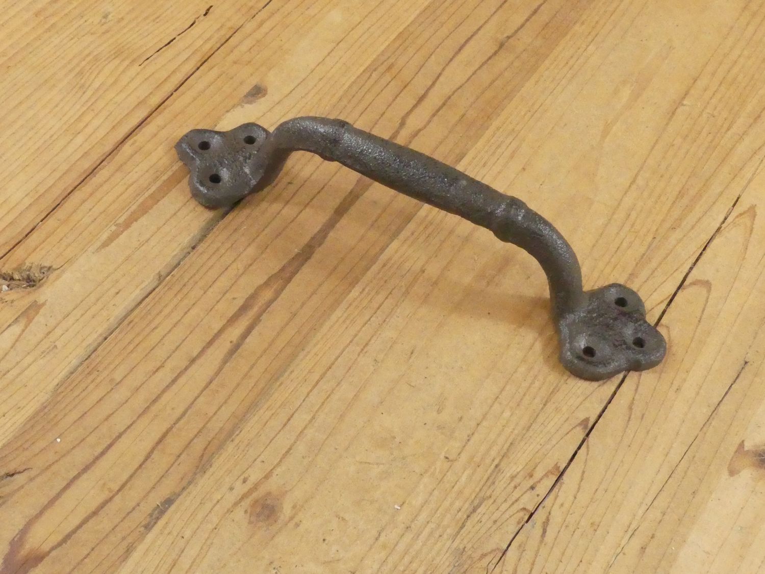 Large Rustic Cast Iron Handle 9": A Touch of Vintage