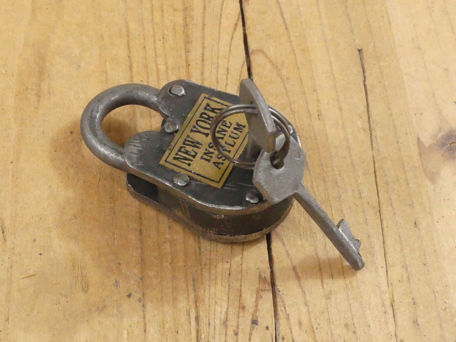 SMALL "NEW YORK INSANE ASYLUM"  LOCK WITH KEYS
