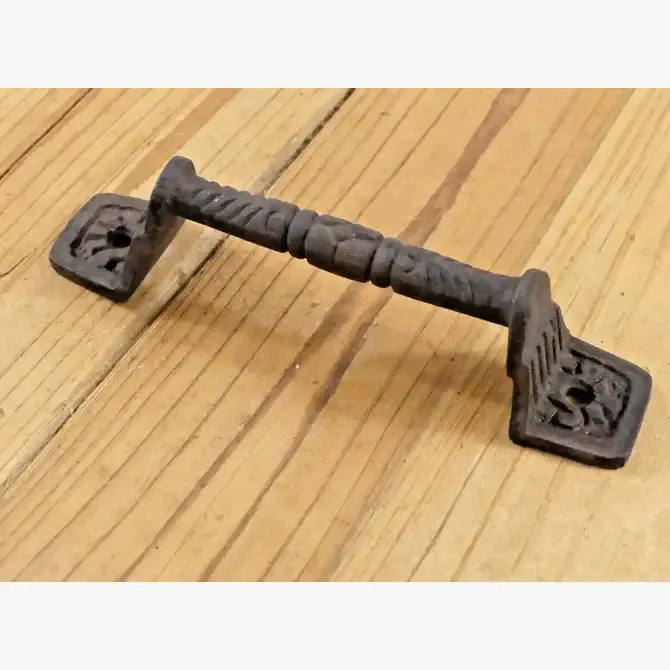 Rustic Textured Cast Iron Handle/Pull, 5 1/2"