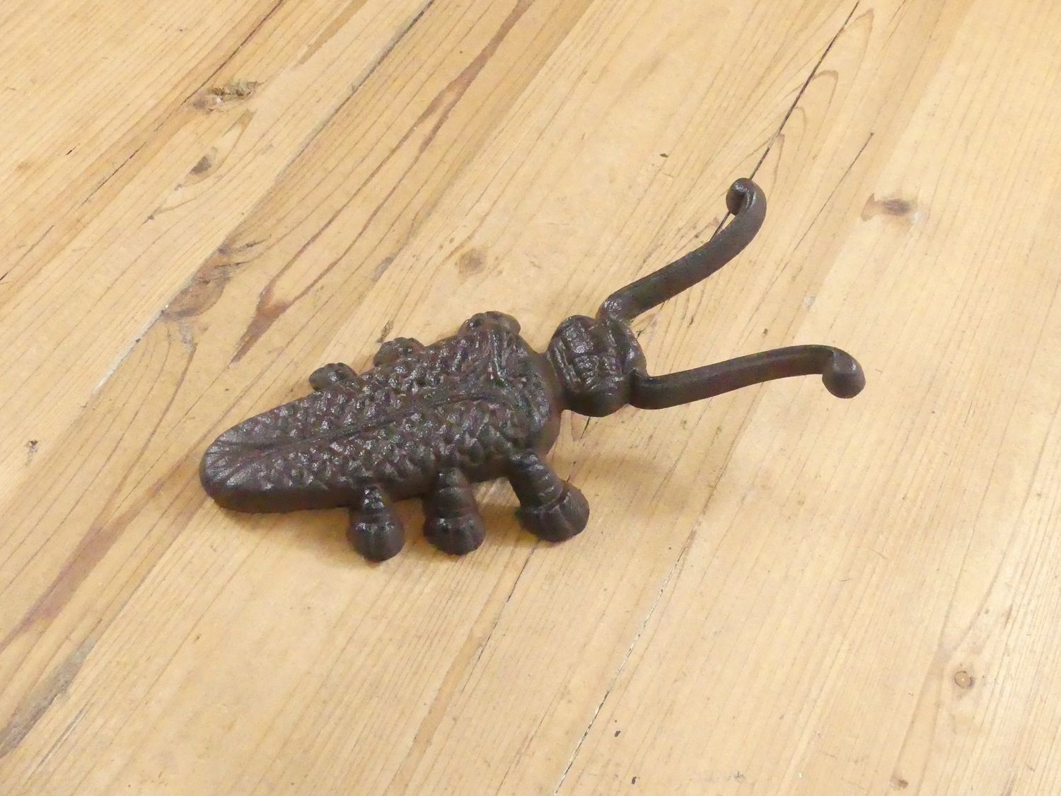 CAST IRON BEETLE SHOE HORN / BOOT JACK