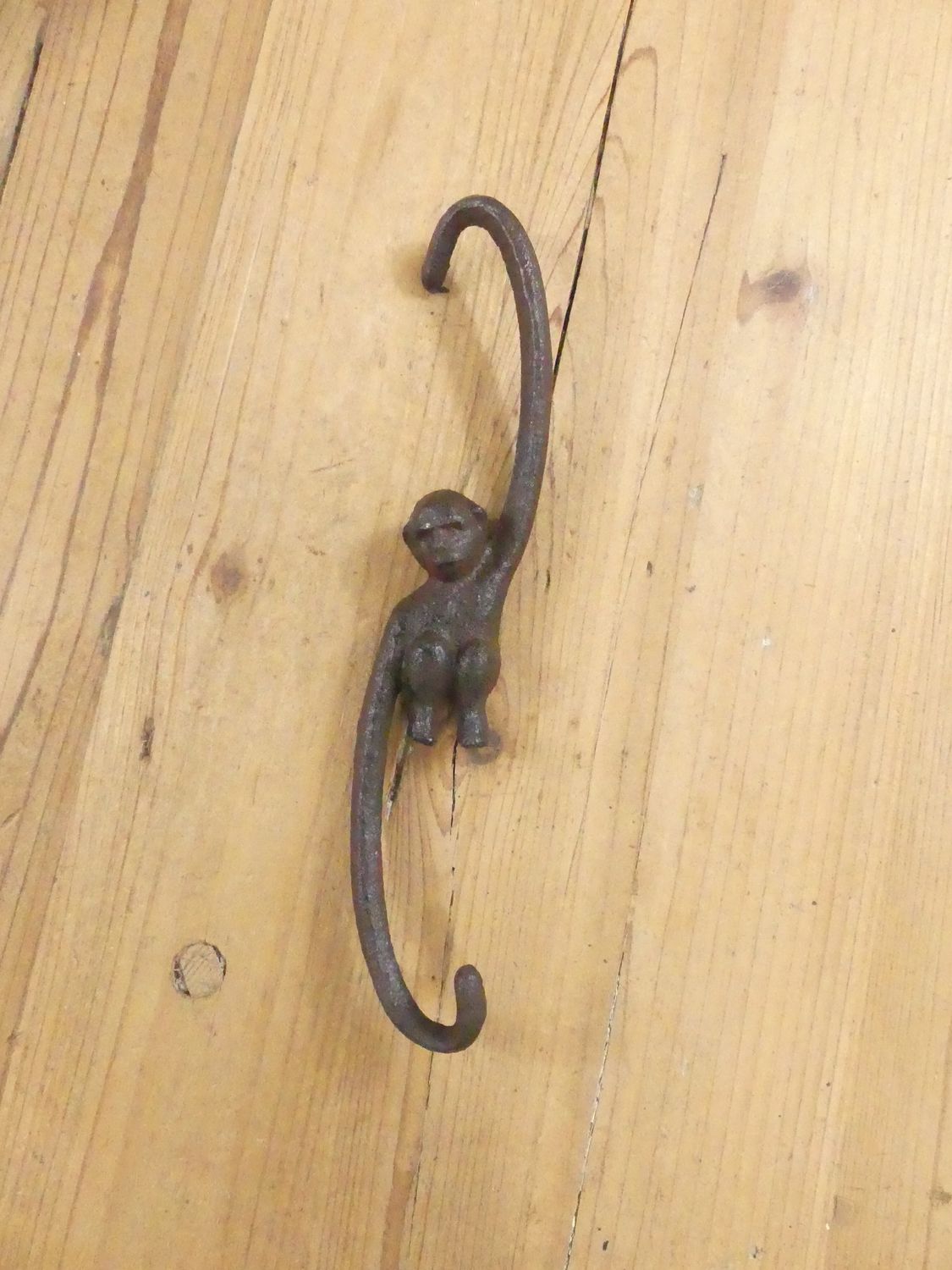 CAST IRON MONKEY HOOK 9 1/4"