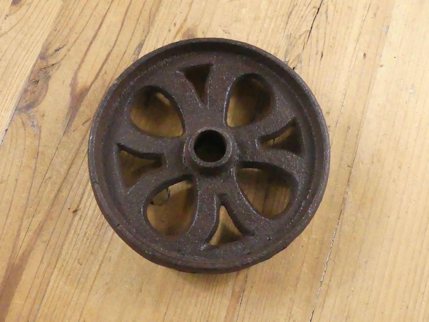 RUSTIC CAST IRON CART WHEEL 6" DIAMETER