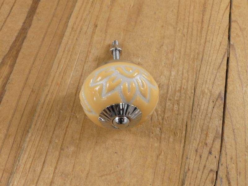 CERAMIC ROUND YELLOW KNOB
