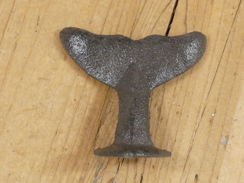 CAST IRON WHALE TAIL HOOK, 3"