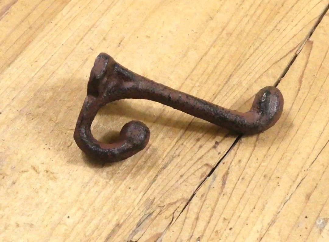 Cast Iron Rustic Hook: A Vintage Touch for Your Space