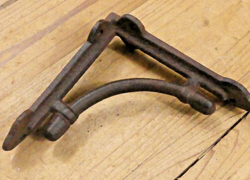 SMALL CAST IRON BRACKETS,  4 3/8" X 4 3/8"