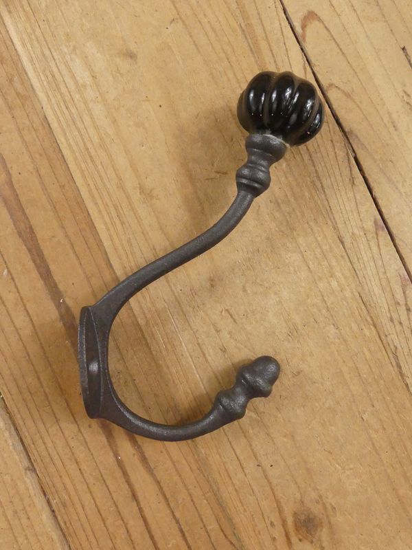 CAST IRON PUMPKIN STYLE HOOK - BLACK KNOB TIP CAST IRON PUMPKIN STYLE HOOK - BLACK KNOB TIP
