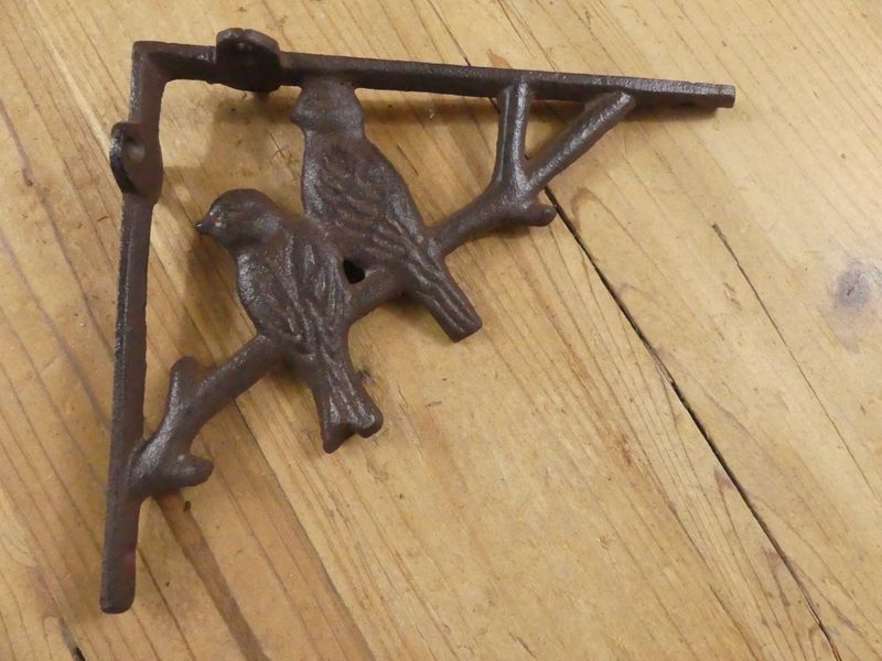 CAST IRON BIRD BRACKETS, 6 3/4 CAST IRON BIRD BRACKETS, 6 3/4" X 5 7/8"