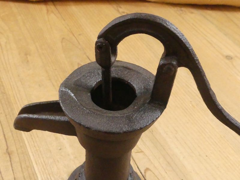 CAST IRON WELL PUMP CISTERN, 9" TALL
