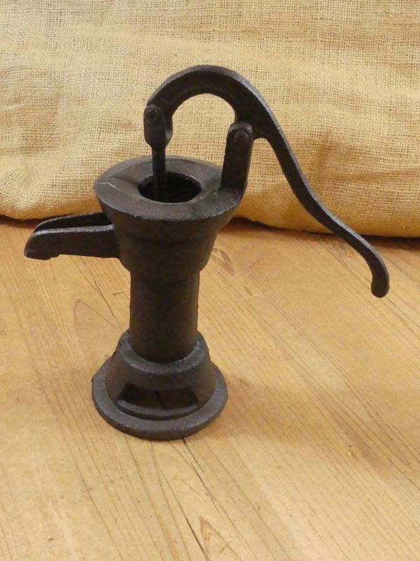 CAST IRON WELL PUMP CISTERN, 9 CAST IRON WELL PUMP CISTERN, 9" TALL