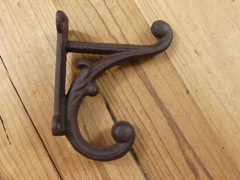 BROWN RUSTIC COAT HOOK,  ANTIQUE-STYLE CAST IRON 4.5" WALL DOUBLE RESTORATION