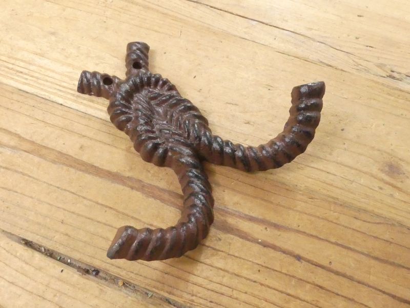 CAST IRON ROPE KNOT HOOK 4.5 CAST IRON ROPE KNOT HOOK 4.5" X 4.5"