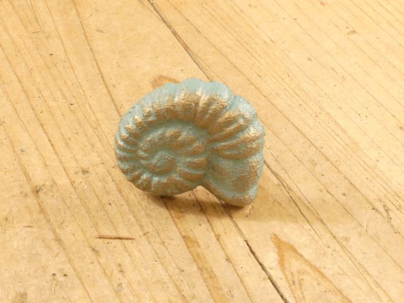 CAST IRON SHELL / SNAIL PULL