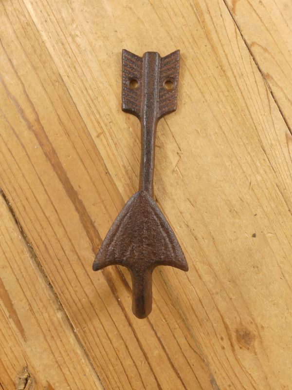 CAST IRON ARROW HOOK