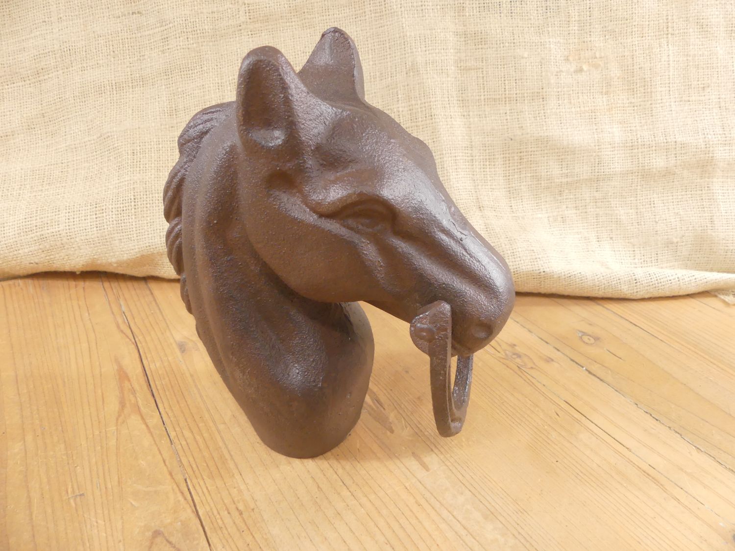 RUSTIC BROWN CAST IRON HORSE HEAD HITCHING POST RUSTIC BROWN CAST IRON HORSE HEAD HITCHING POST