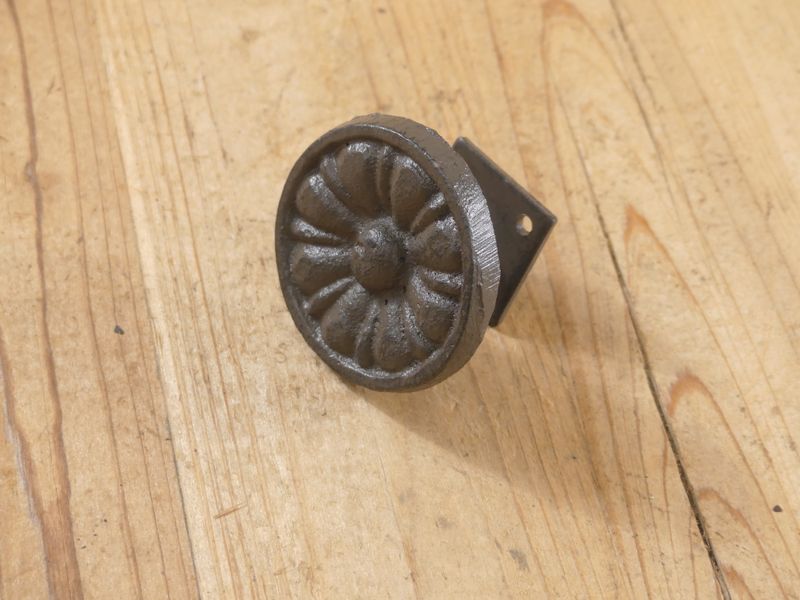LARGE CAST IRON ROUND KNOB / PULL,  3"