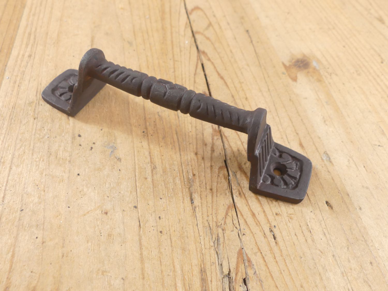 Rustic Textured Cast Iron Handle/Pull, 5 1/2"