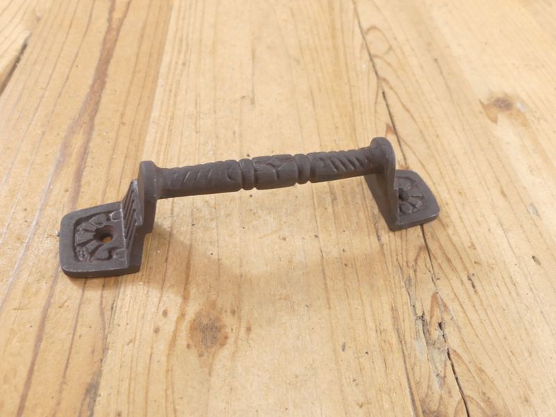 Rustic Textured Cast Iron Handle/Pull, 5 1/2"