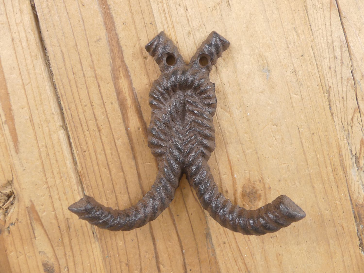 CAST IRON ROPE KNOT HOOK 4.5 CAST IRON ROPE KNOT HOOK 4.5" X 4.5"