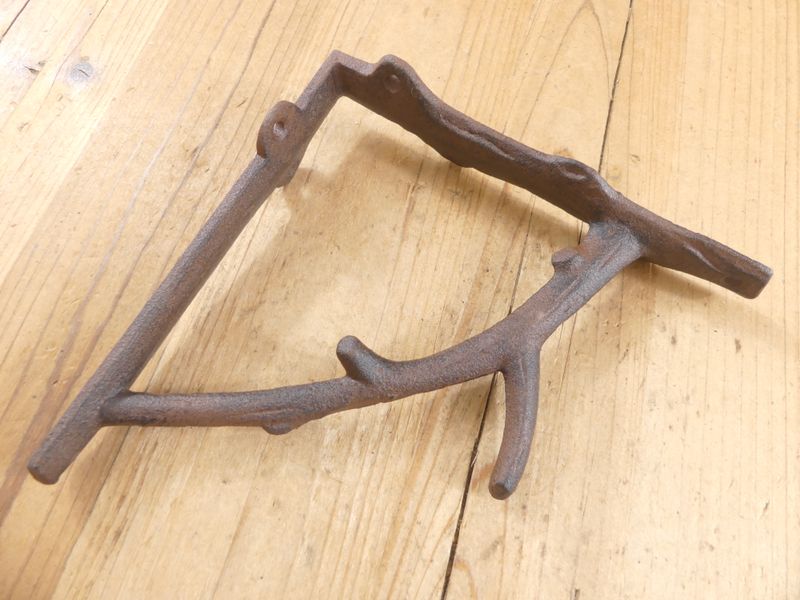 CAST IRON TREE BRANCH BRACKET 6 3/4" X 6 3/4"