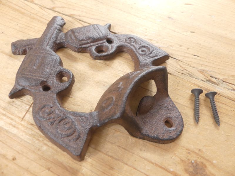 CAST IRON RUSTIC CROSSED PISTOLS BOTTLE OPENER