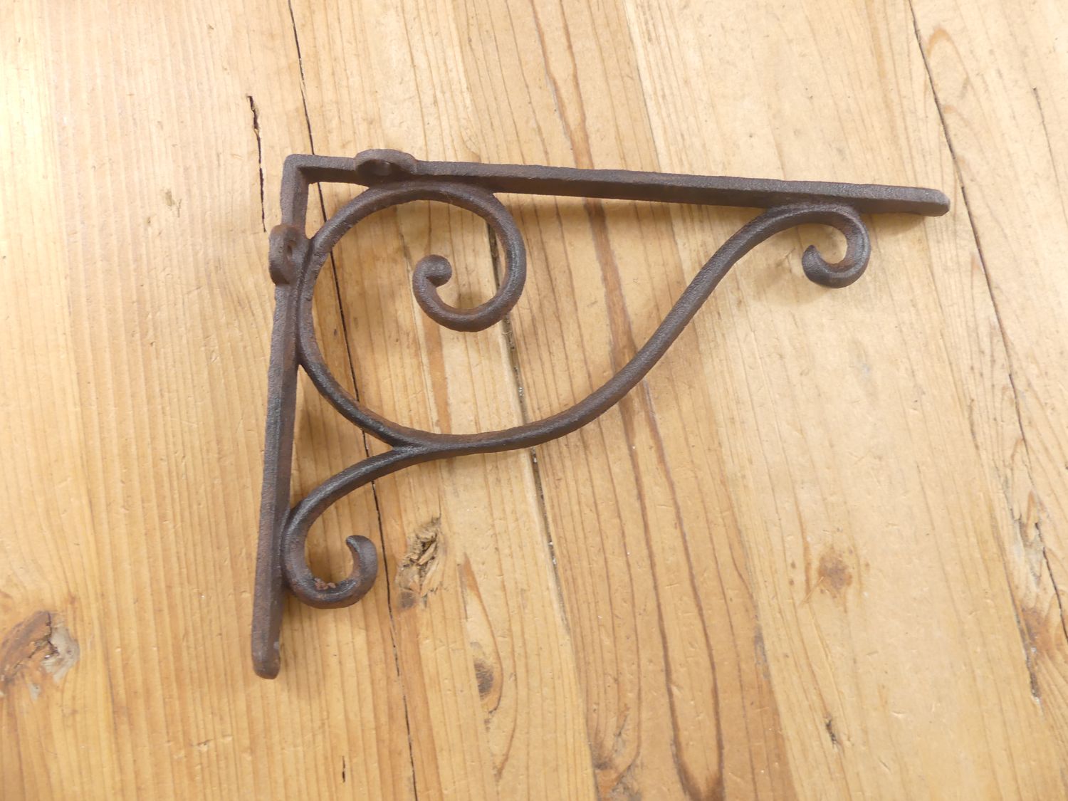 CAST IRON RUSTIC BRACKETS 9 1/4" X 7"