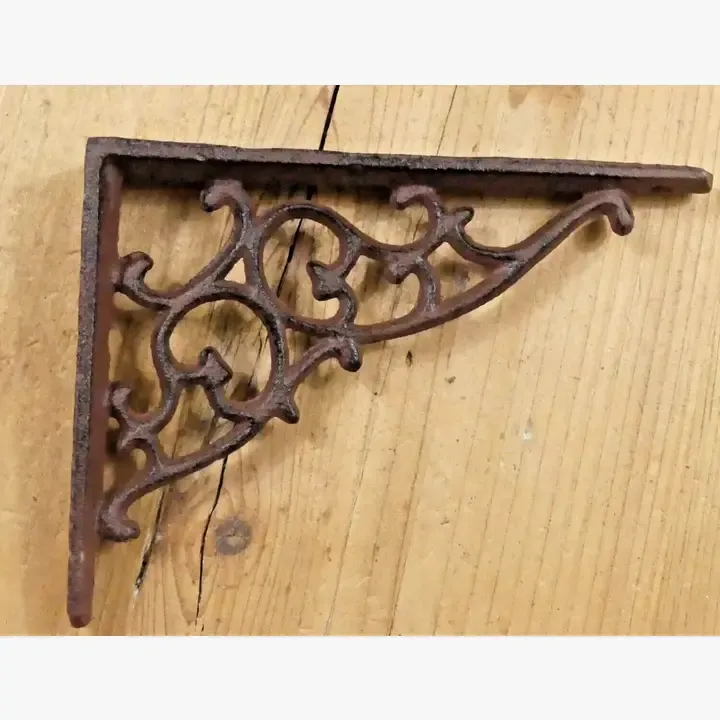 Cast Iron Vine Bracket: Vintage Elegance for Your Walls