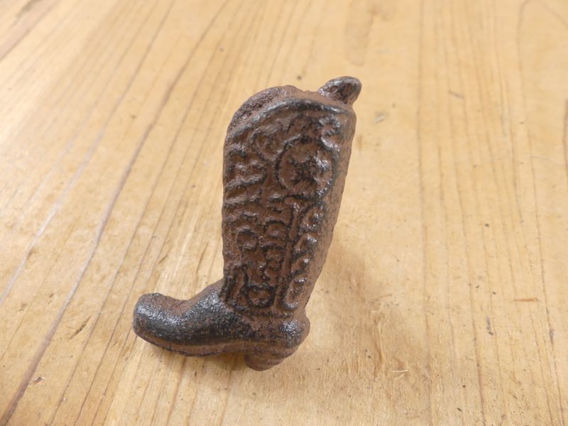 CAST IRON BOOT DRAWER PULL  WITH ATTACHING SCREW