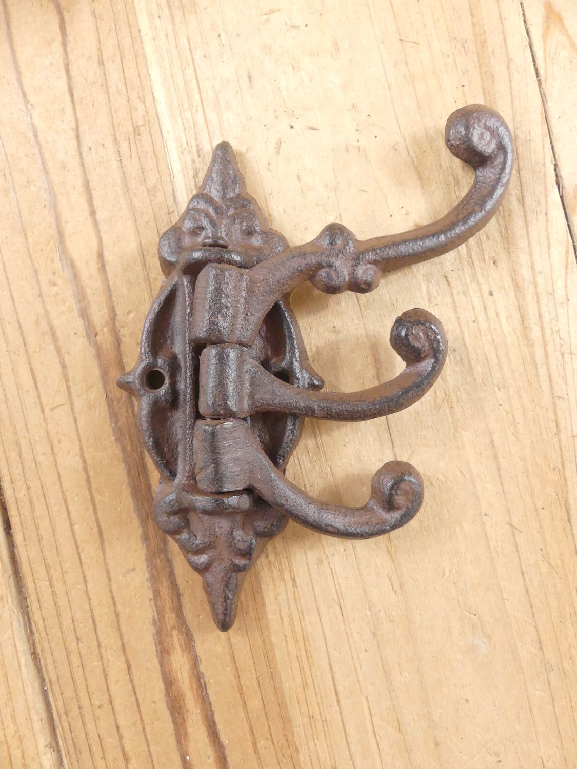 CAST IRON SWIVEL HOOK FOR COATS