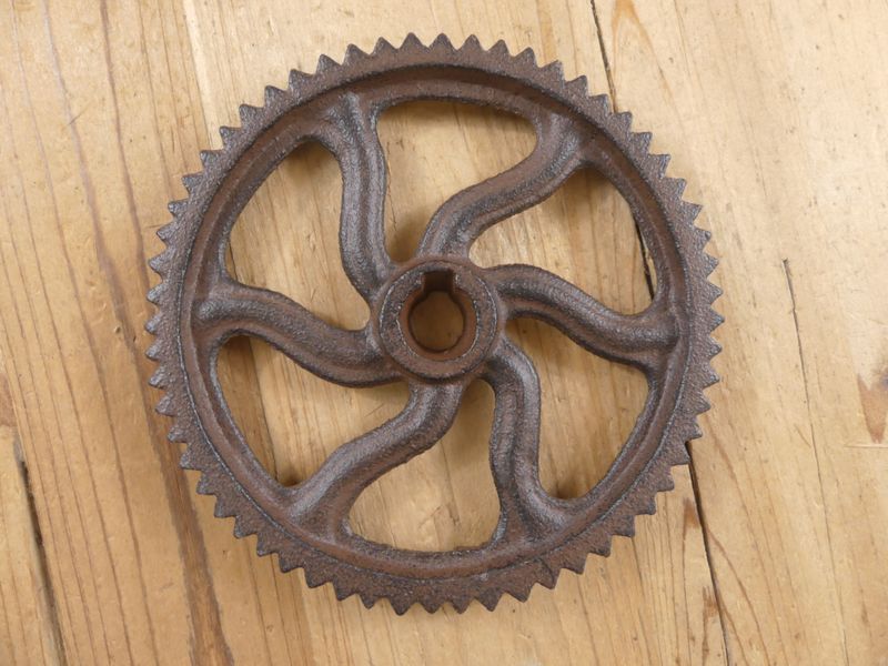 RUSTIC CAST IRON SPROCKET GEAR