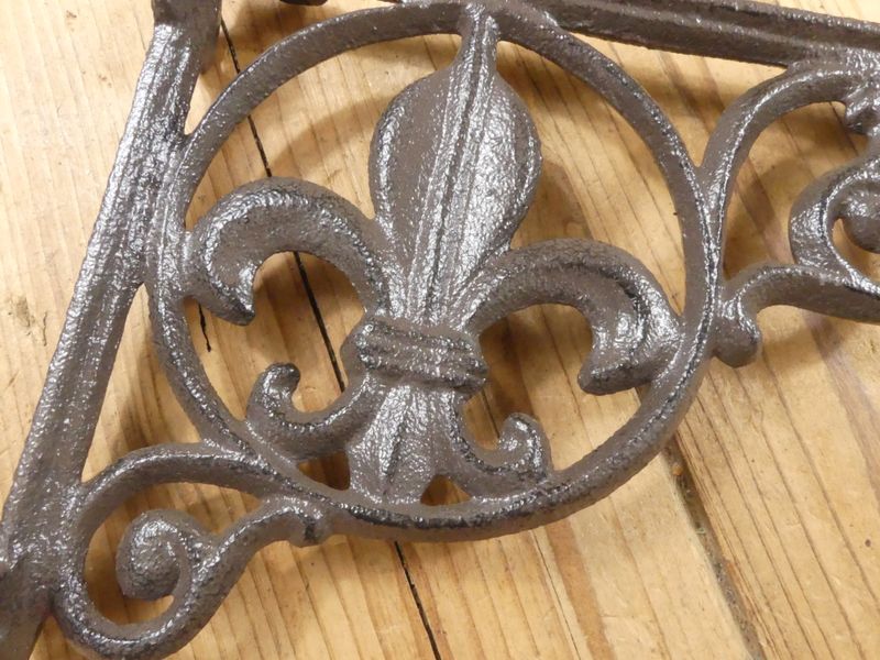 CAST IRON FLEUR DE LIS SHELF BRACKETS