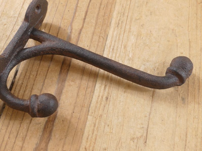 LONG RUSTIC CAST IRON ACORN DOUBLE HOOK, 5 1/2"
