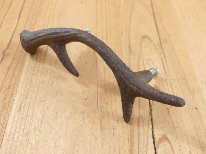 CAST IRON ANTLER DRAWER / DOOR PULL