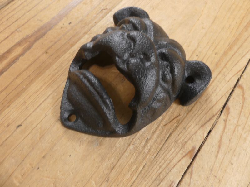 CAST IRON BLACK BULLDOG / PITBULL BOTTLE OPENER
