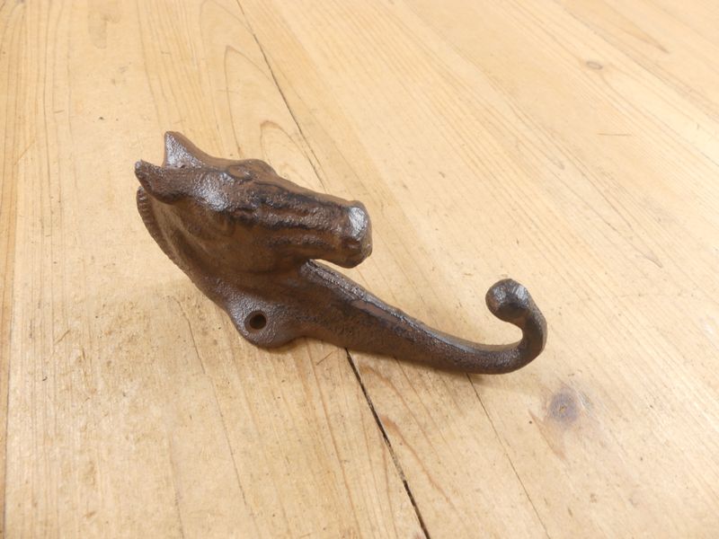 RUSTIC CAST IRON HORSE HEAD HOOK RUSTIC CAST IRON HORSE HEAD HOOK