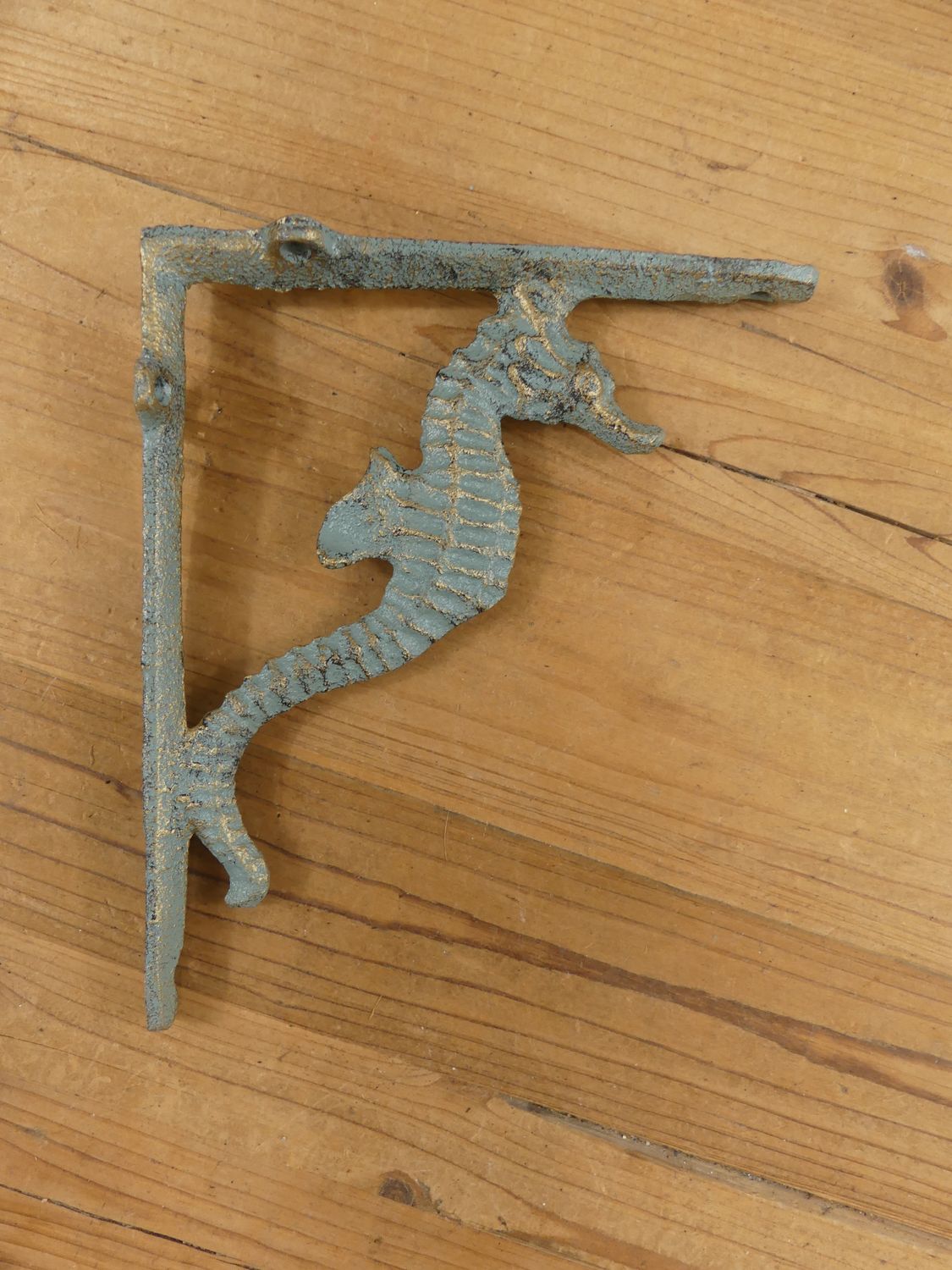 CAST IRON SEAHORSE BRACKET