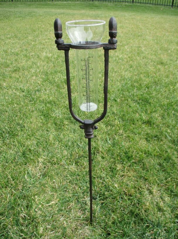 RUSTIC CAST IRON PRIMITIVE RAIN GAUGE RUSTIC CAST IRON PRIMITIVE RAIN GAUGE