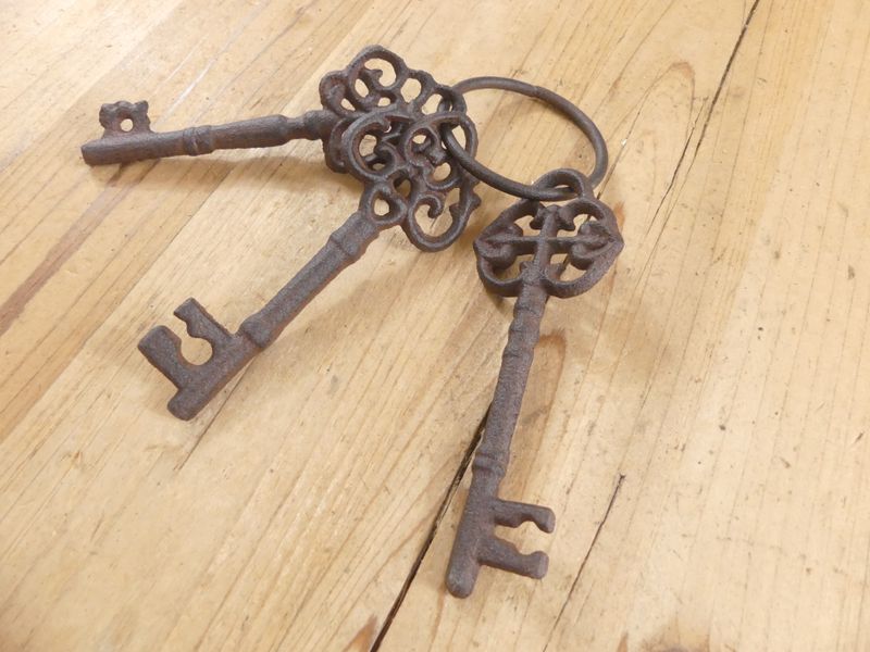 3 RUSTIC CAST IRON SKELETON JAIL KEYS