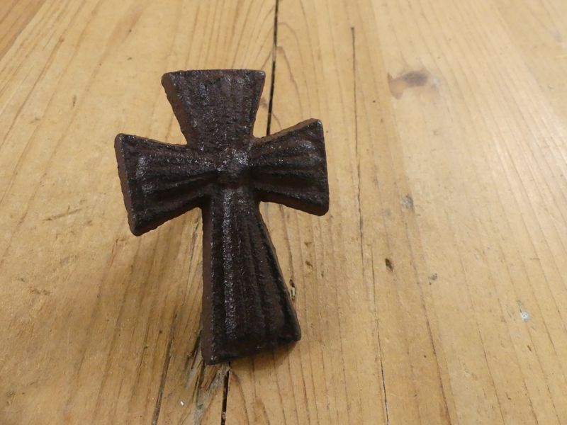 Cast Iron Cross Drawer Pulls With Screw